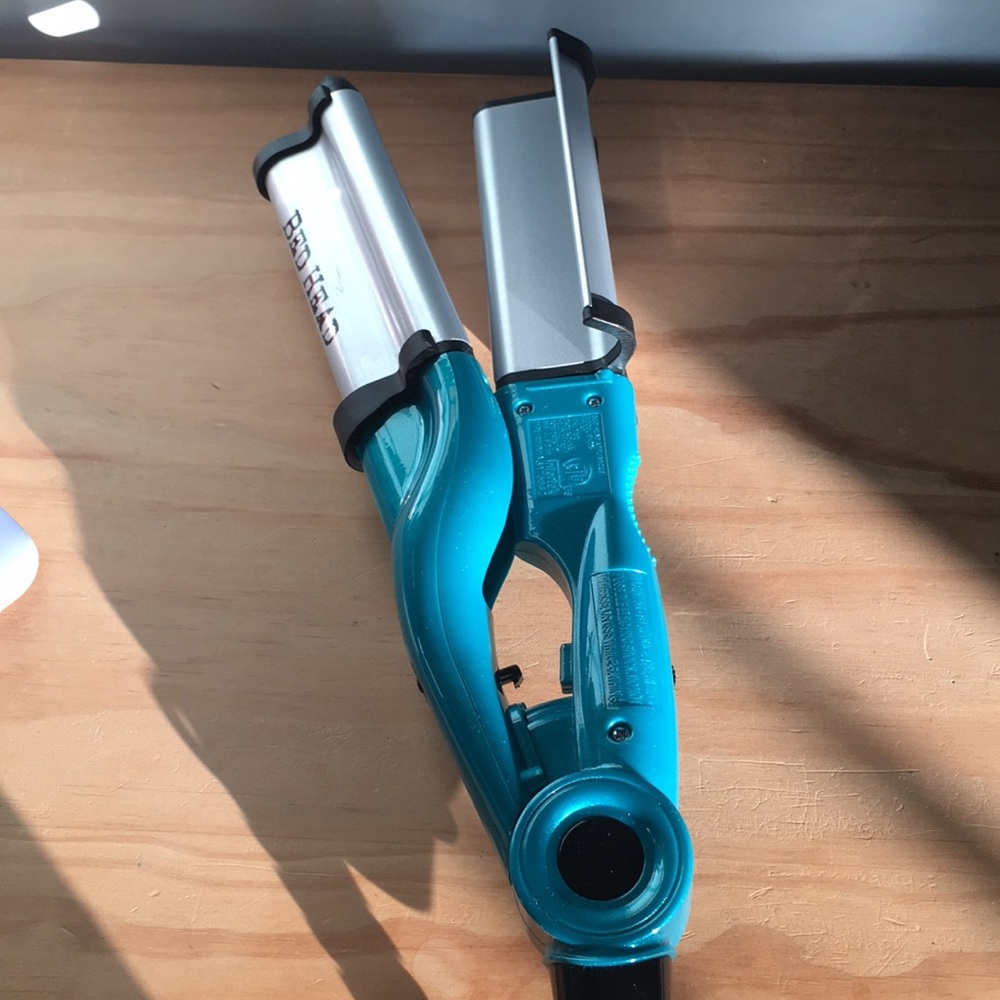 BedHead Wave Artist Deep Waver Curler Wand Crimper